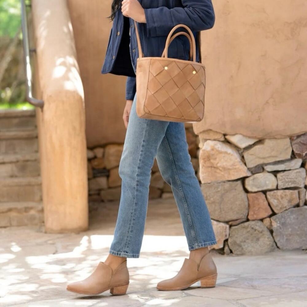 Nisolo boot size 8 Mia Everyday Ankle Bootie Almond minimalist sustainable